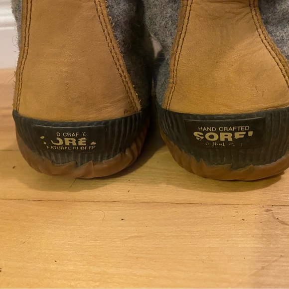 Women's 9 SOREL Out 'N About Plus Felt Duck Boots - Picture 5 of 5